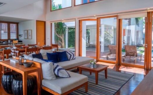 Beachfront 4 berooms villa in Pranburi